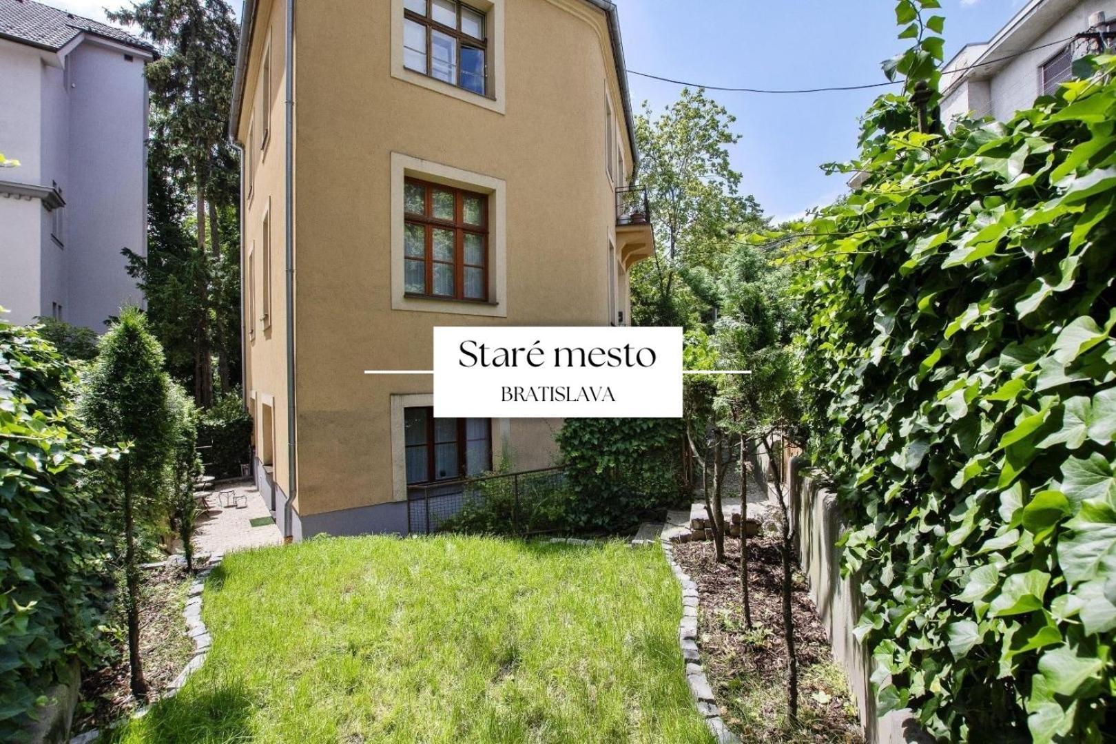Stylish Historical + Backyard Apartmán Bratislava
